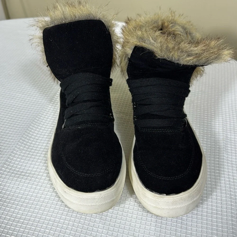 Soda lace up